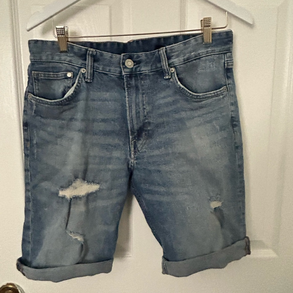 Men's Light Blue Distressed Roll-Cuff Jean Shorts